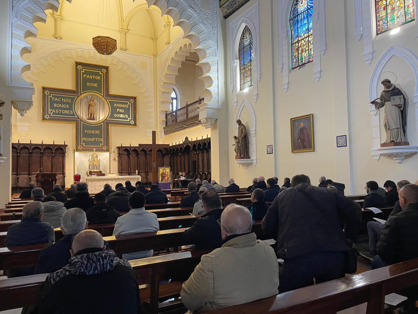 Exposición del Santísimo en el retiro de Cuaresma para el clero // E. LLAMAS