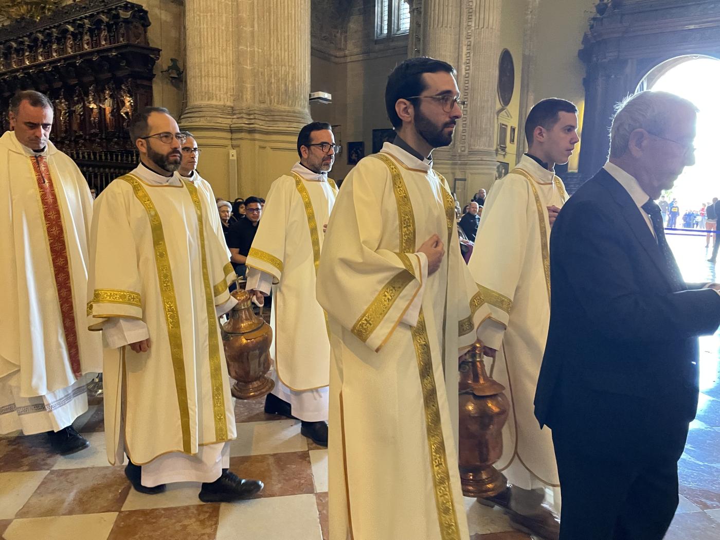«Los sacerdotes estamos también necesitados del perdón y de la misericordia de Dios»