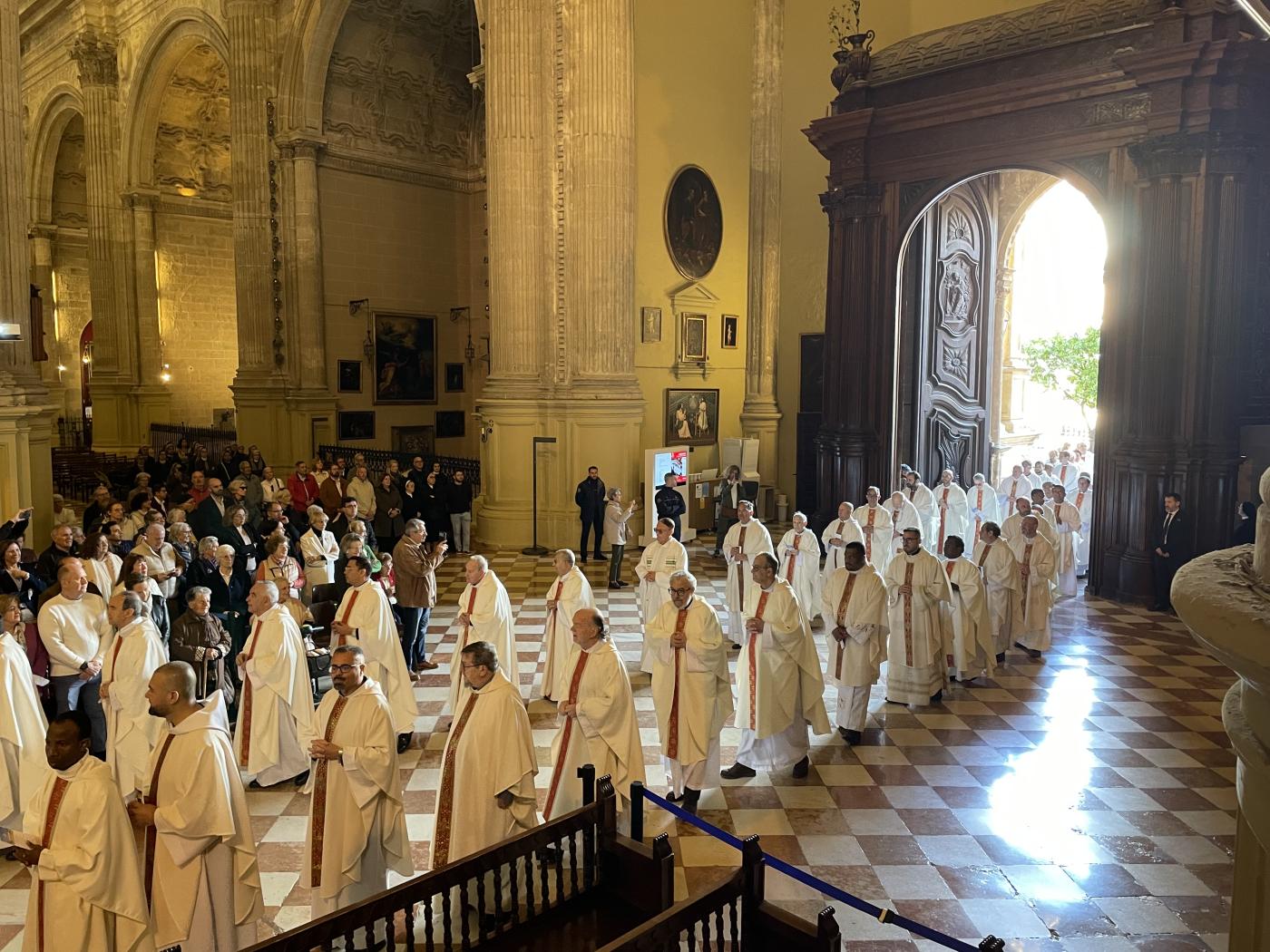 «Los sacerdotes estamos también necesitados del perdón y de la misericordia de Dios»