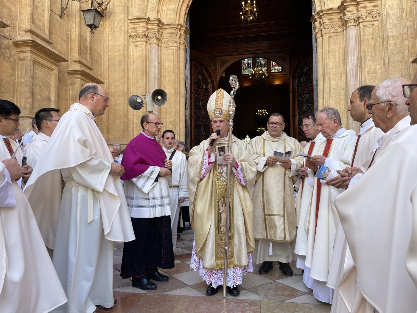«Los sacerdotes estamos también necesitados del perdón y de la misericordia de Dios»