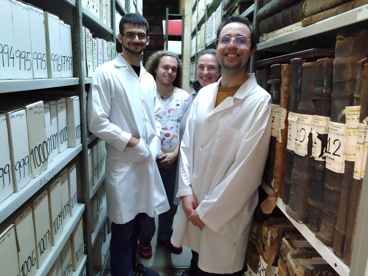 Susana Rodríguez: «El tesoro del Archivo de la Catedral de Málaga es su propia conservación»