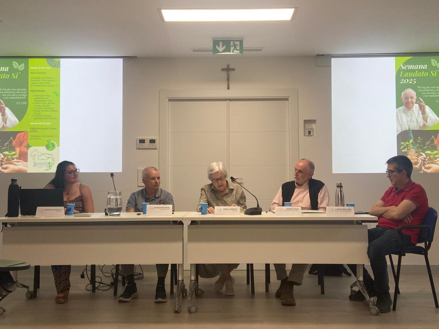 Mesa redonda celebrada el 27 de mayo en la sede de Cáritas Diocesana de Málaga
