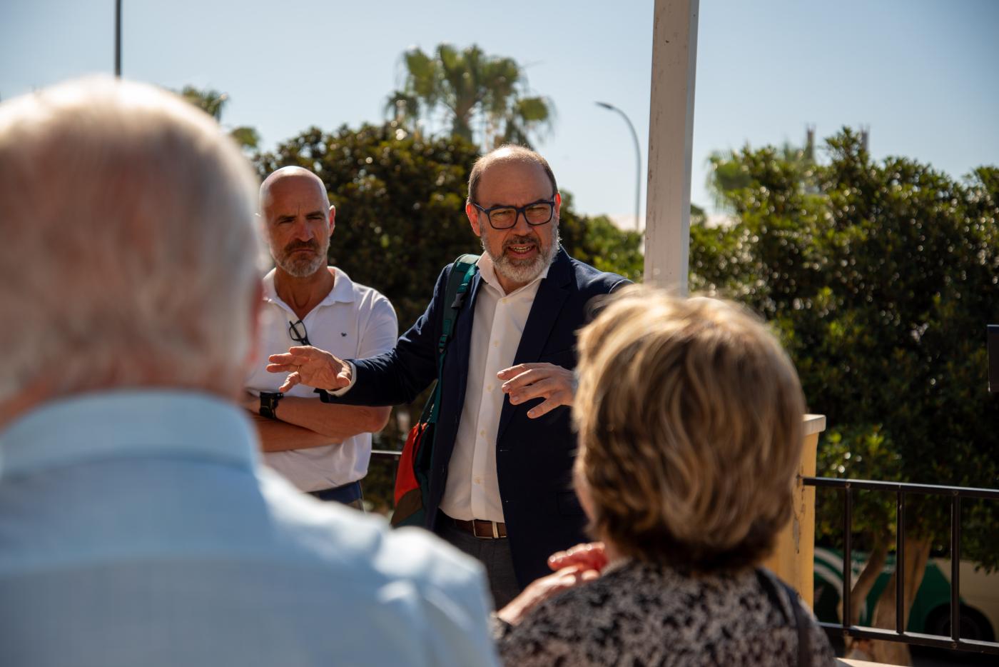 Parada de la Línea 105 en el Cotolengo