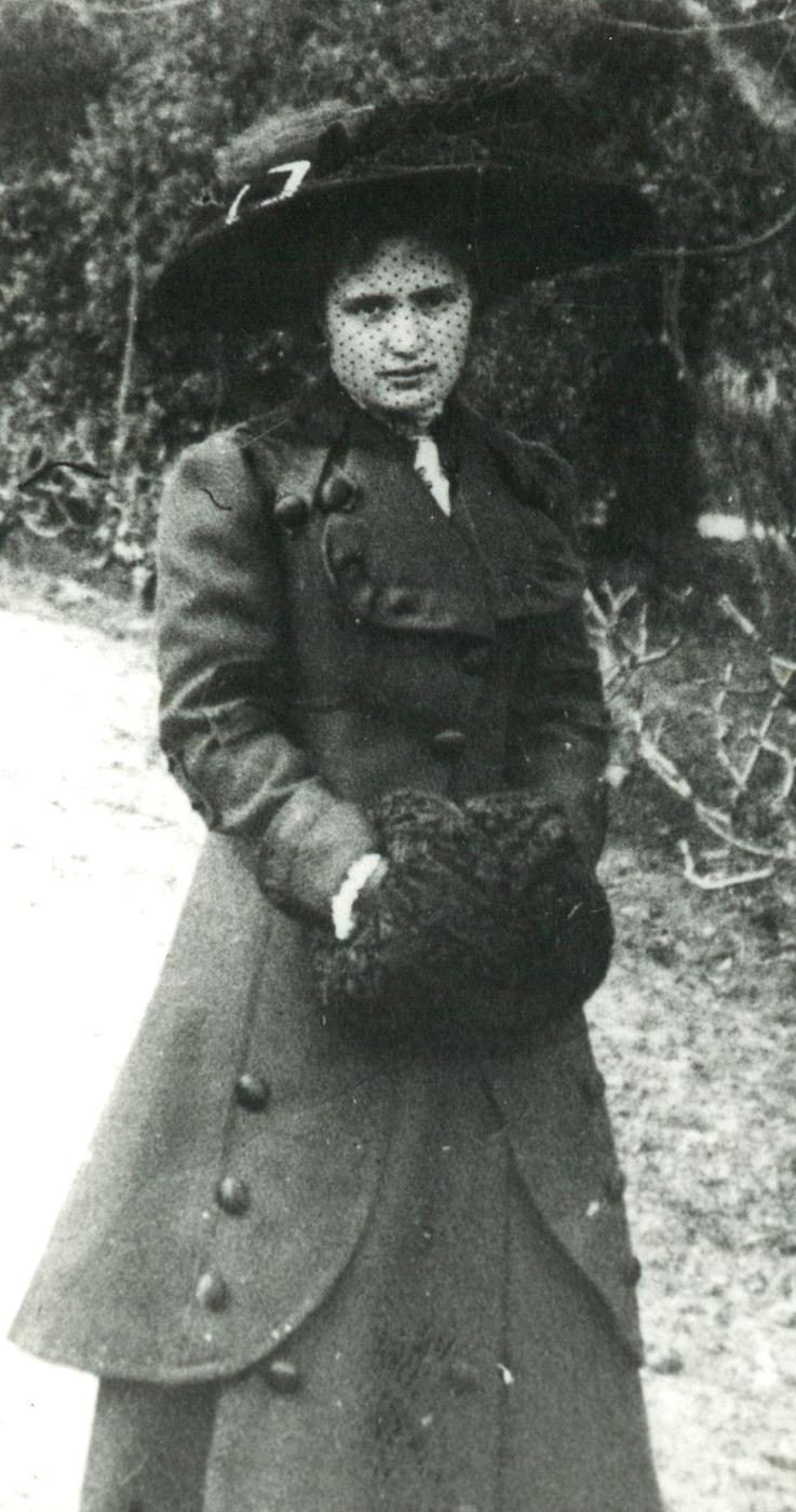 María Isabel del Valle en sus paseos madrileños