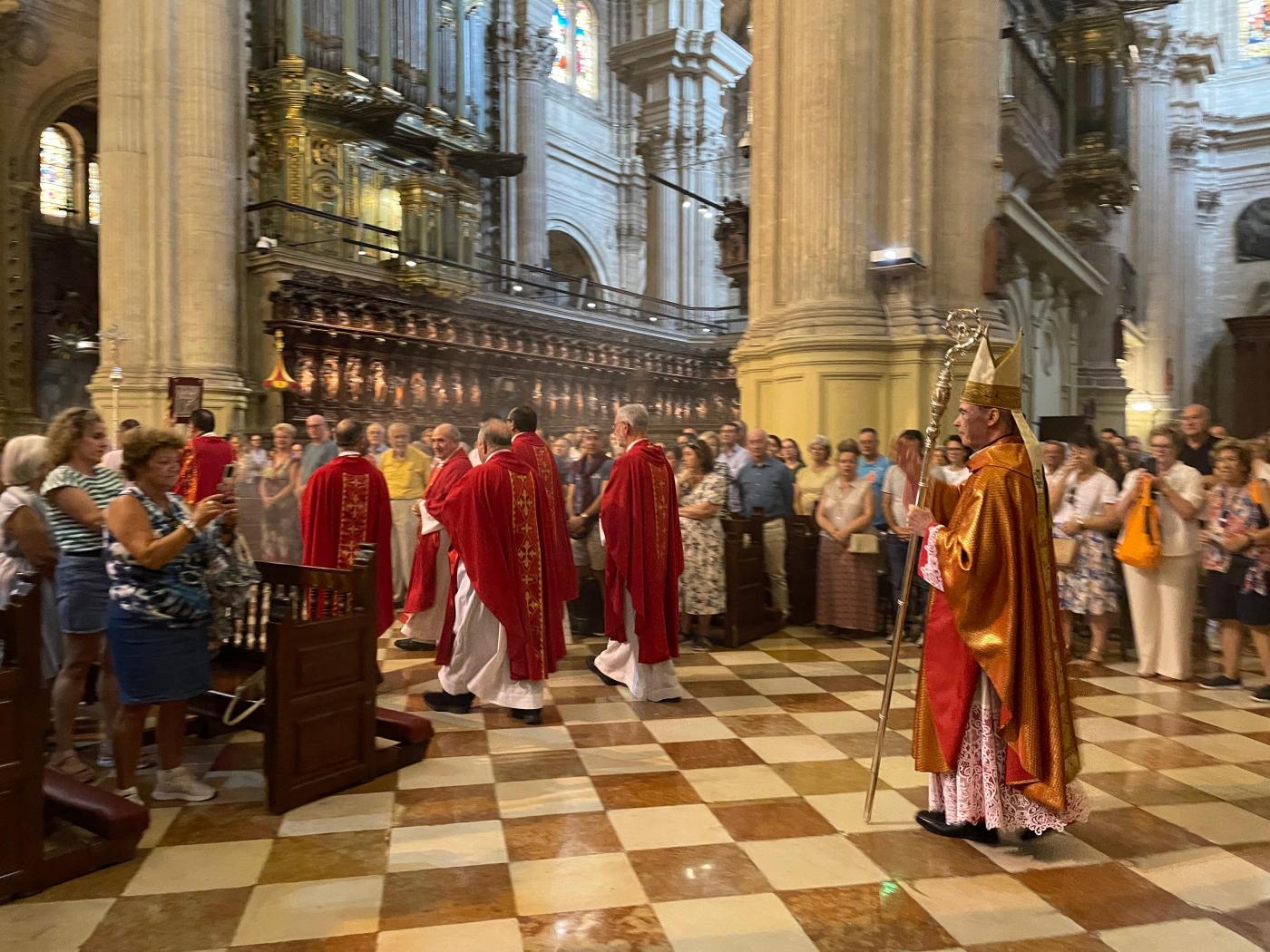 Los laicos peregrinaron juntos a la Catedral en Pentecostés