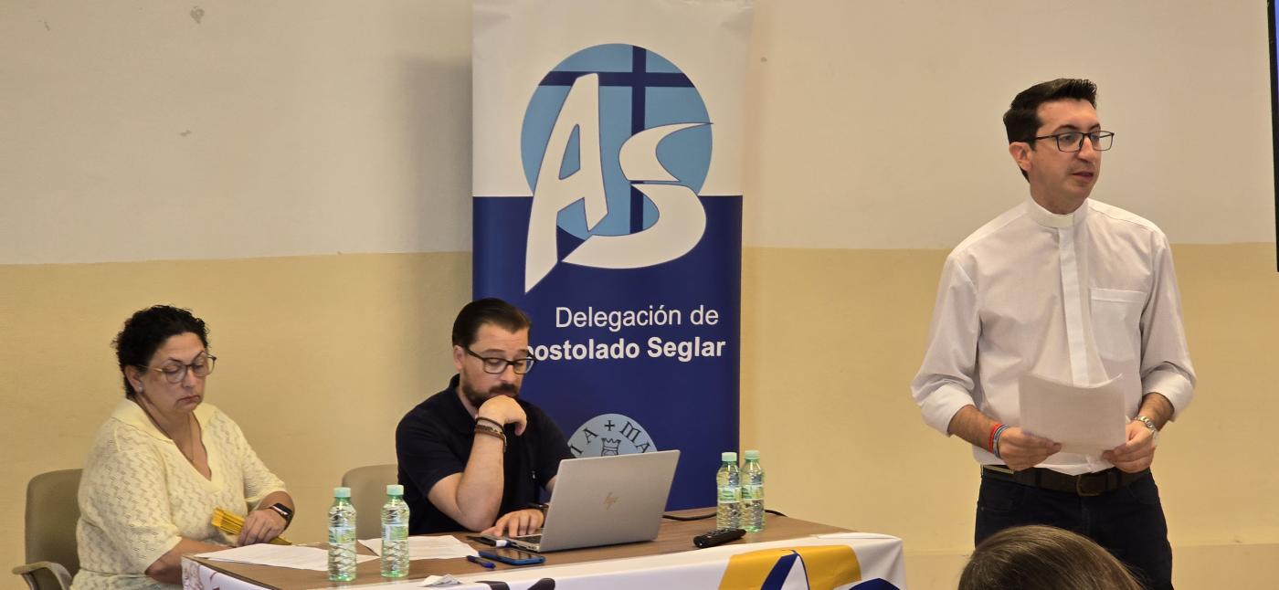 Los laicos comparten una mañana de testimonios, formación, oración y vida