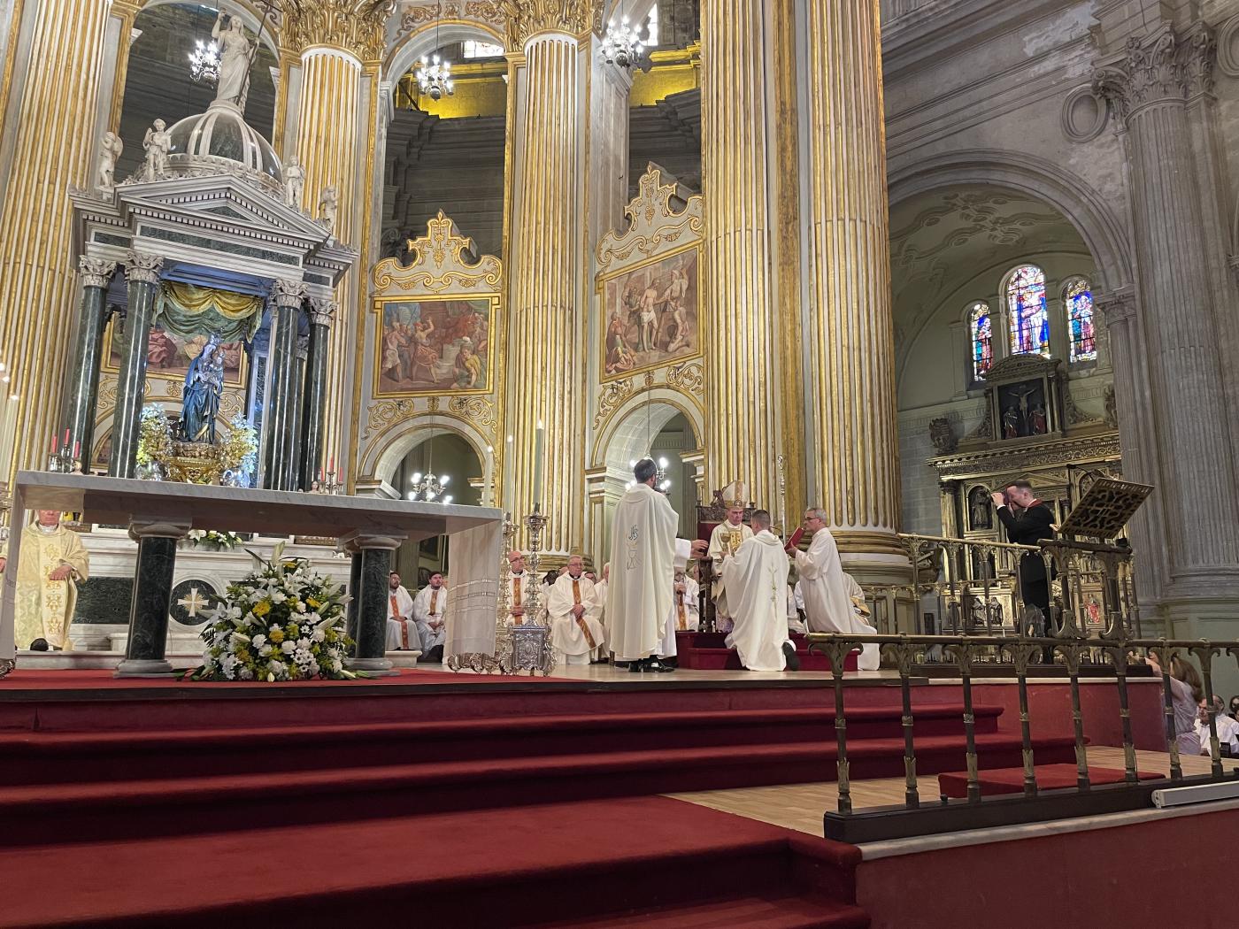 Ordenación sacerdotal de Antonio del Río y José Ignacio Postigo en la Catedral de Málaga // E. LLAMAS