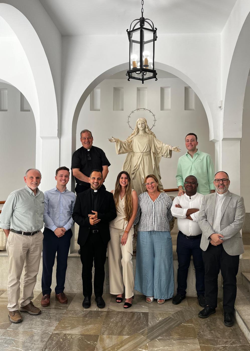 Concluye el curso con una nueva licenciada y cinco bachilleres