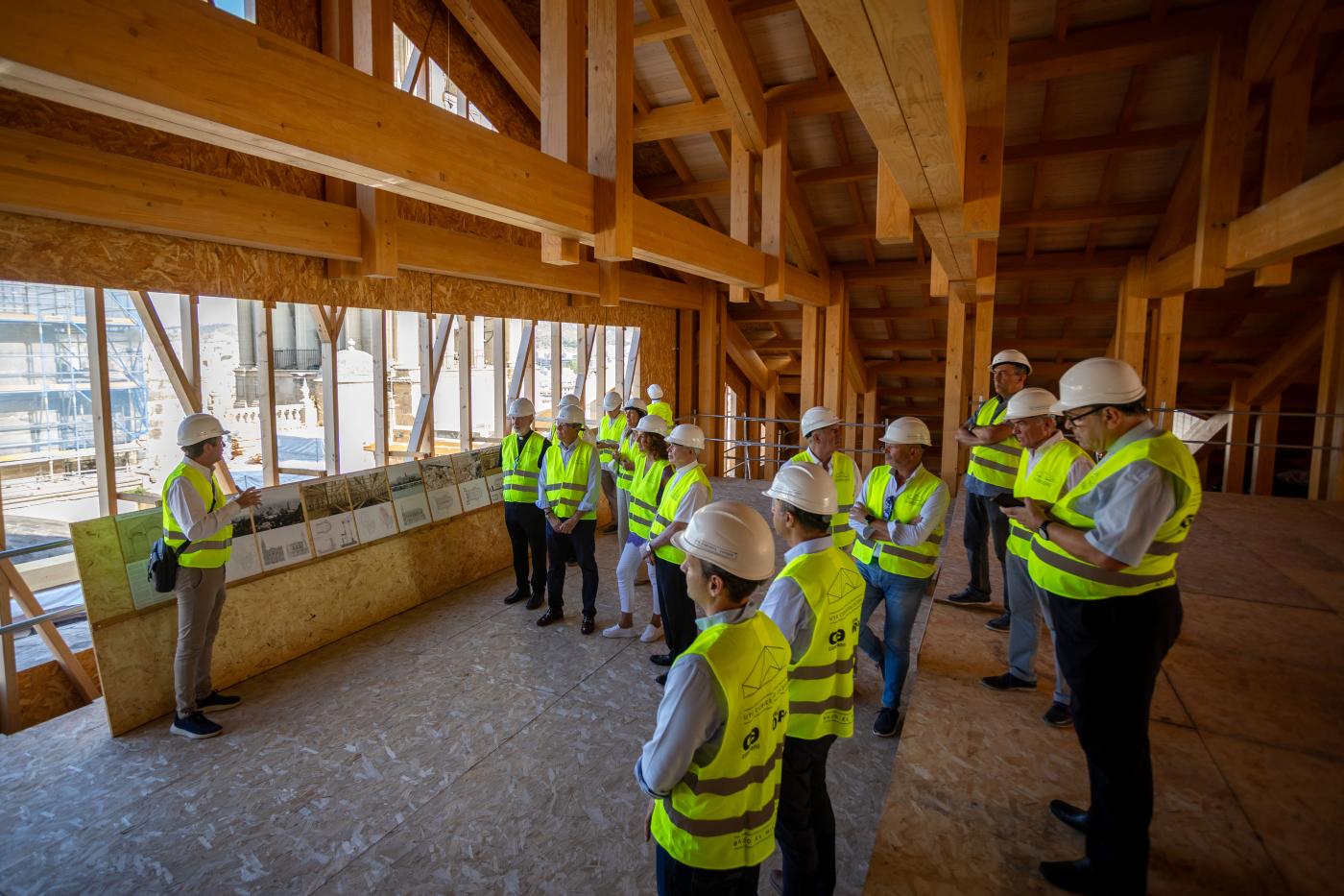 Visita a las obras de las cubiertas de la Catedral de la Diputación Provincial y Fundación Unicaja