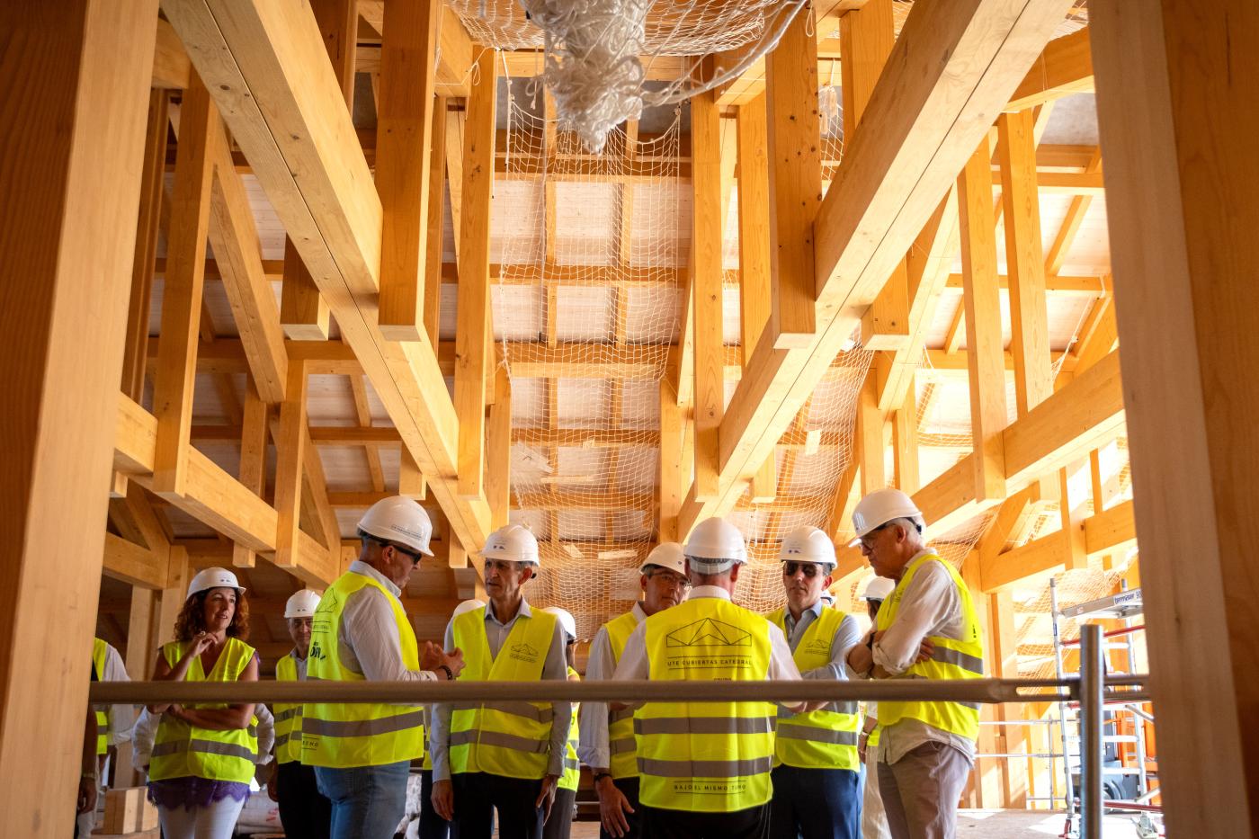 Visita a las obras de las cubiertas de la Catedral de la Diputación Provincial y Fundación Unicaja