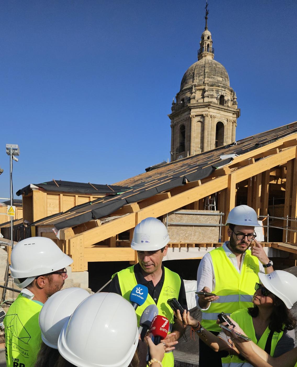 Visita de la prensa a las cubiertas de la Catedral