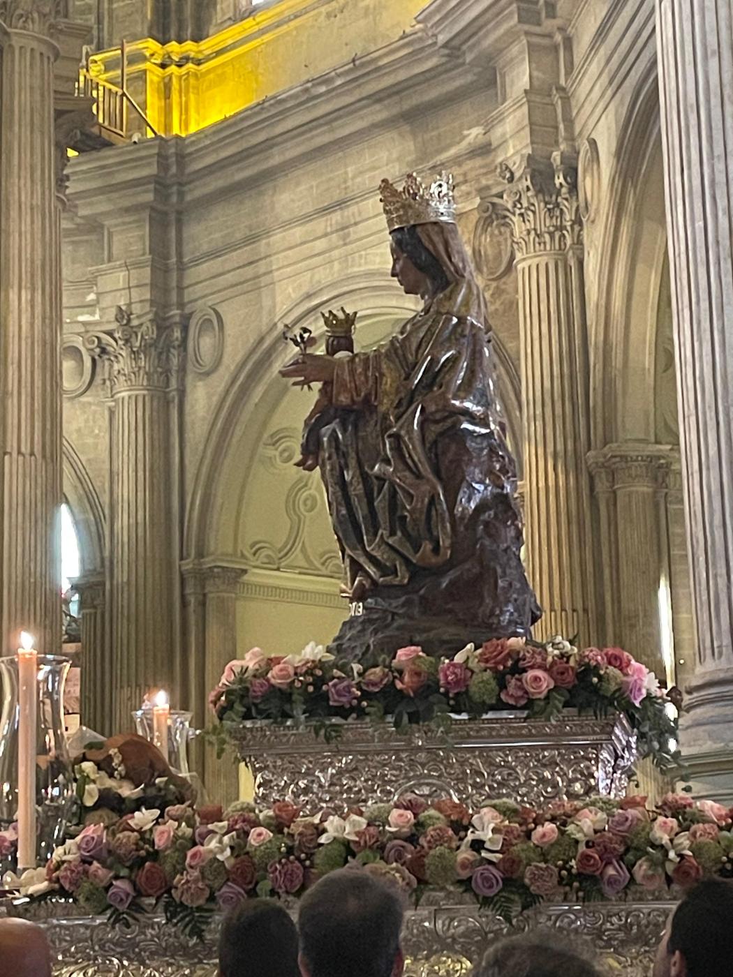 Bajada de Santa María de la Victoria a la Catedral