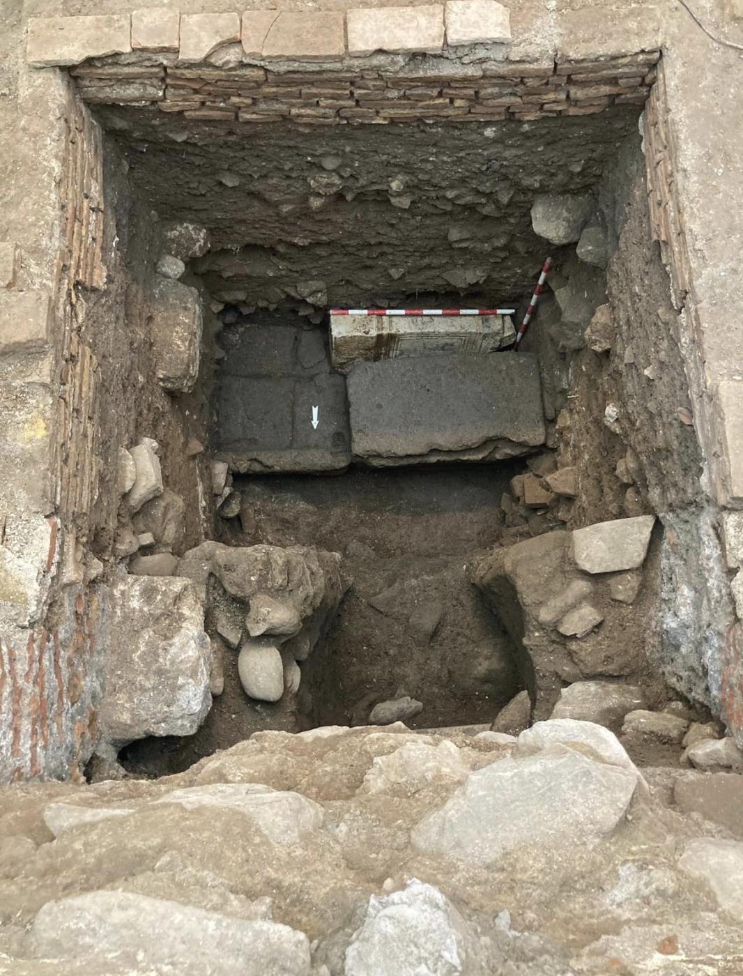 Ara que ha aparecido en las excavaciones en la cripta de la iglesia del Sagrario