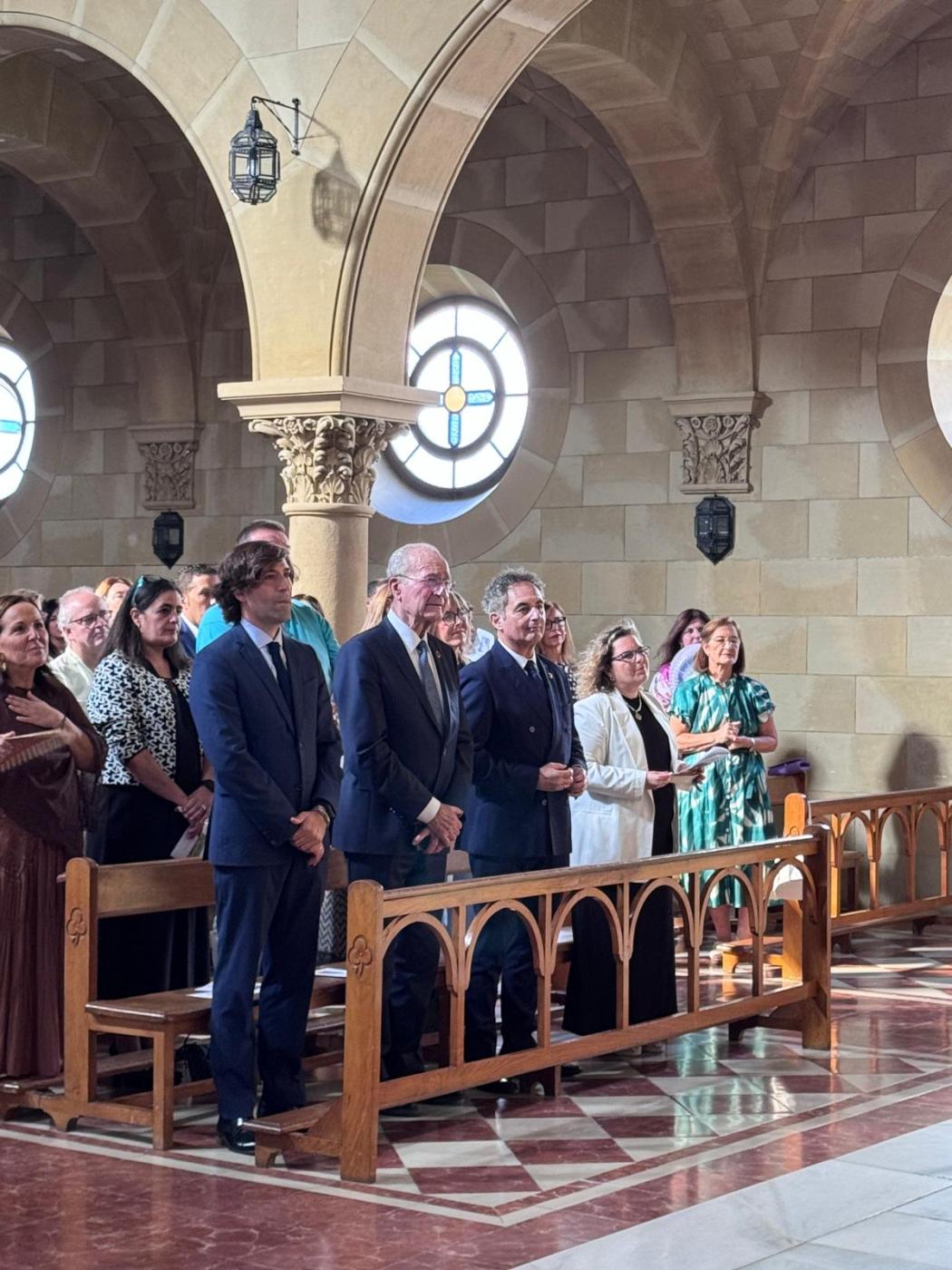Eucaristía de la apertura del Centenario en el Colegio Sagrada Familia El Monte