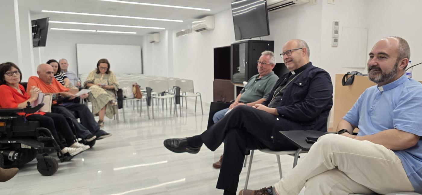 El apostolado seglar diocesano arranca el curso en compañía del Obispo