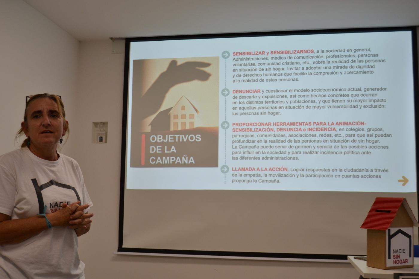 La campaña del Día de las Personas sin Hogar llena de esperanza la Plaza de la Constitución