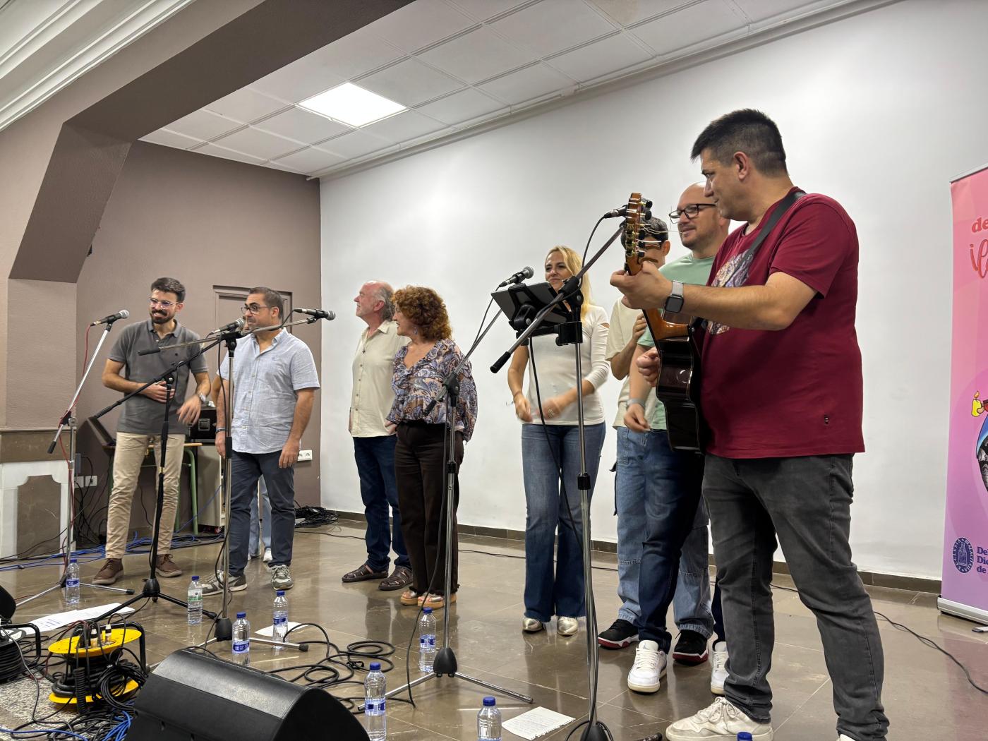Testimonio y música en el Encuentro Diocesano Misionero