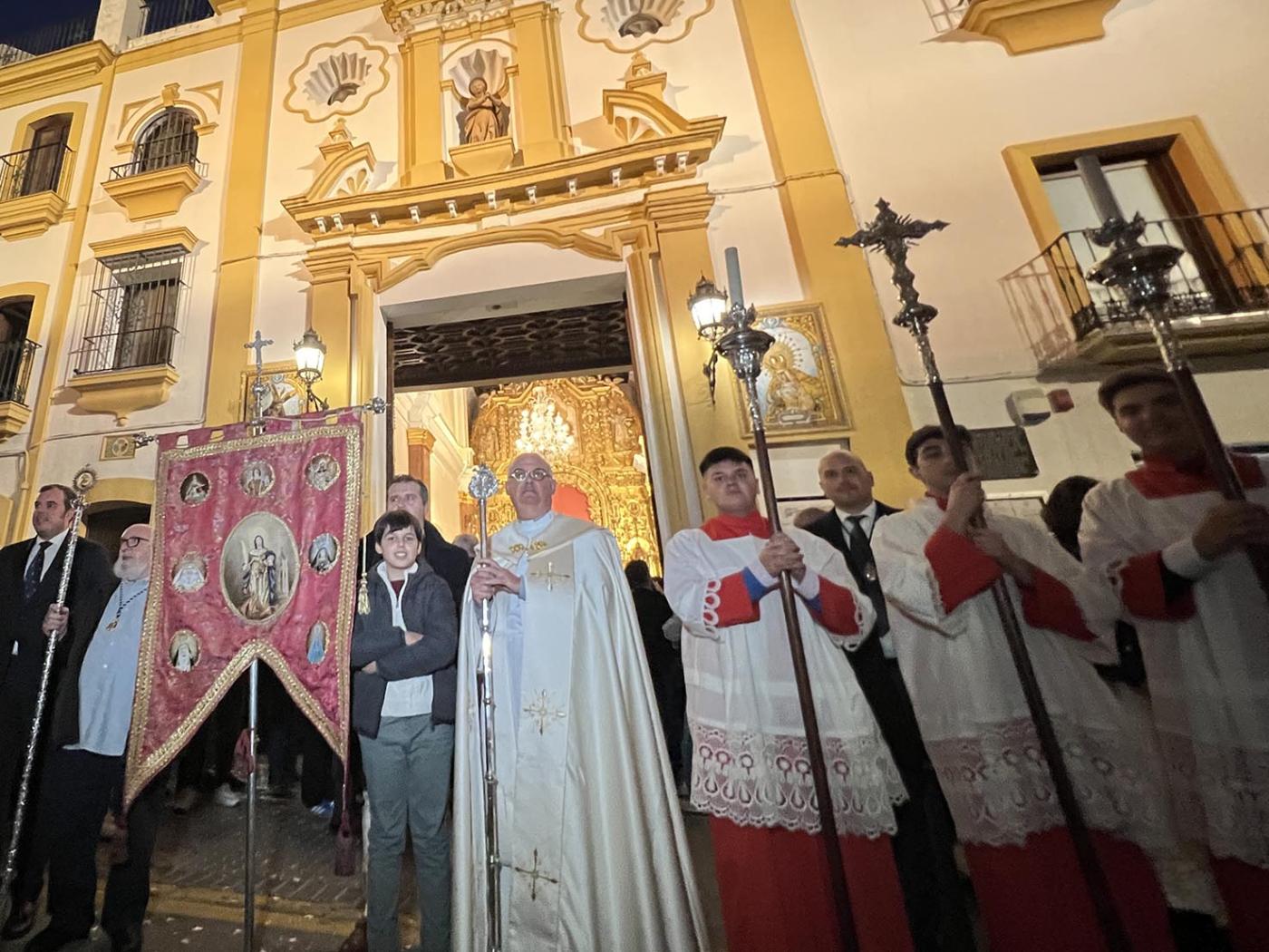 Las parroquias de Santiago y de San Pedro de Antequera peregrinan a Sevilla