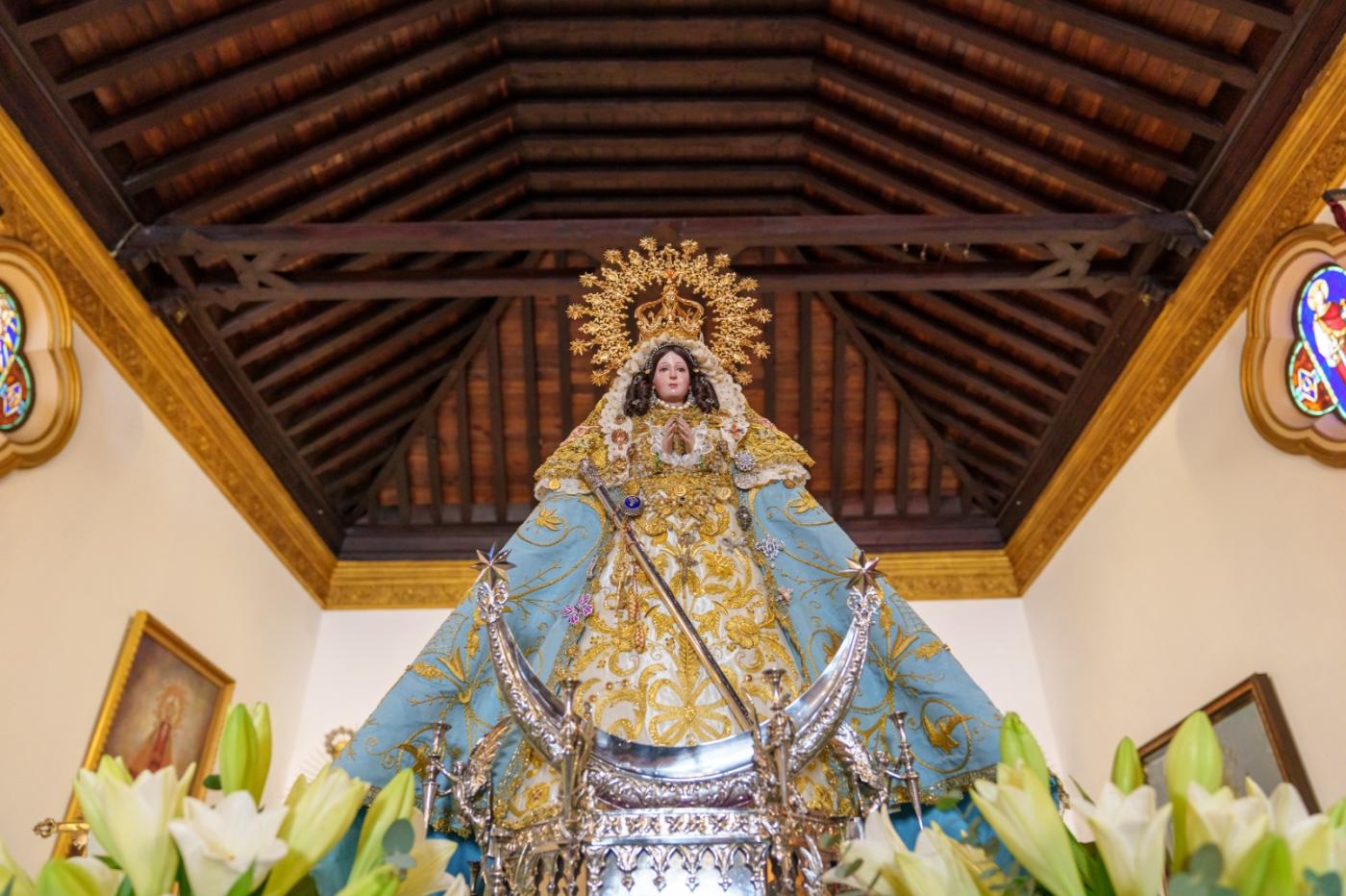 Pizarra vive un día histórico con la bendición del monumento del Triunfo a la Virgen de la Fuensanta 