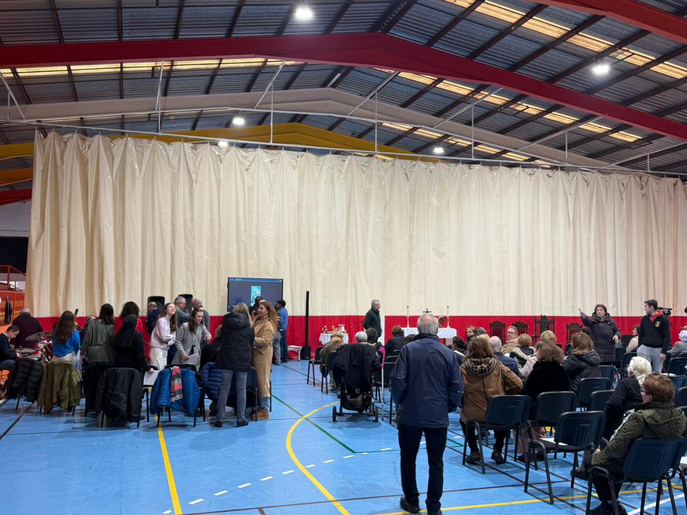 El Fuerte de Ronda ha acogido este domingo la celebración de la Eucaristía, con los vecinos de Grazalema y Ronda