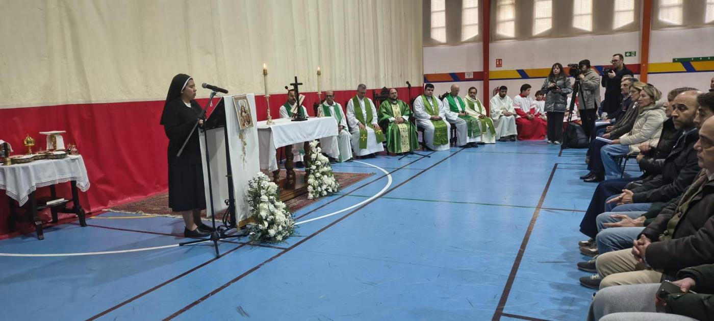 El Fuerte de Ronda ha acogido este domingo la celebración de la Eucaristía, con los vecinos de Grazalema y Ronda