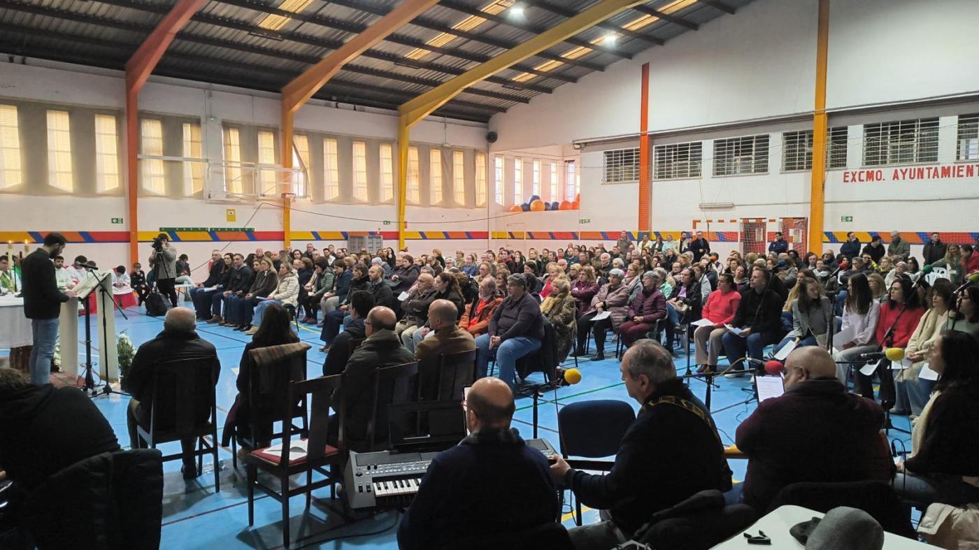 El Fuerte de Ronda ha acogido este domingo la celebración de la Eucaristía, con los vecinos de Grazalema y Ronda
